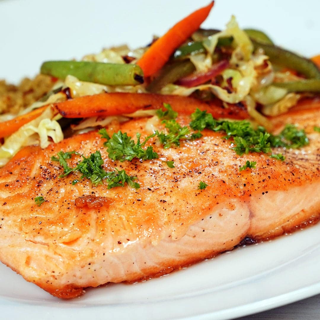 Pan Seared Salmon via @eatahfood