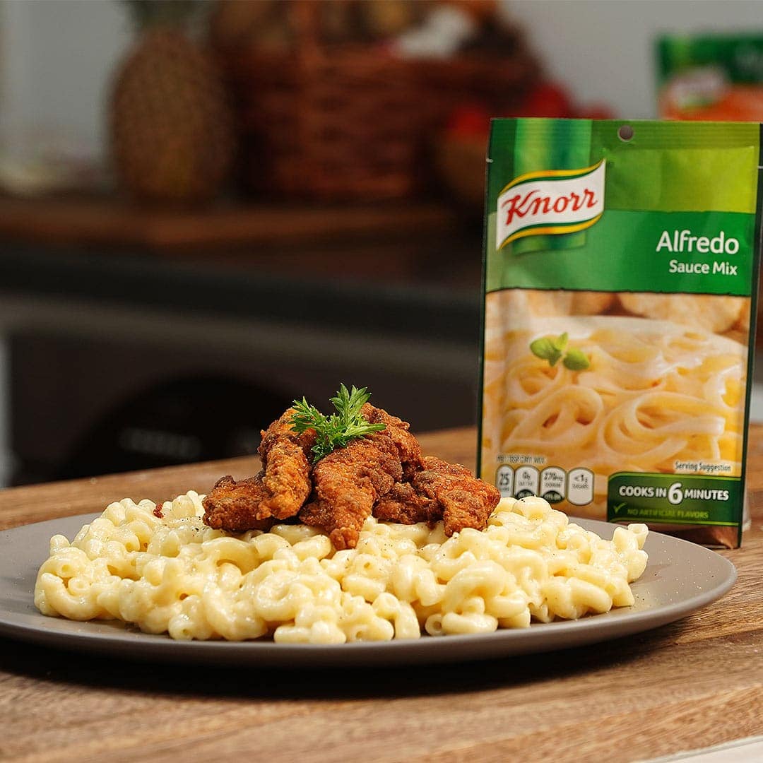 Fried Chicken With Creamy Mac & Cheese