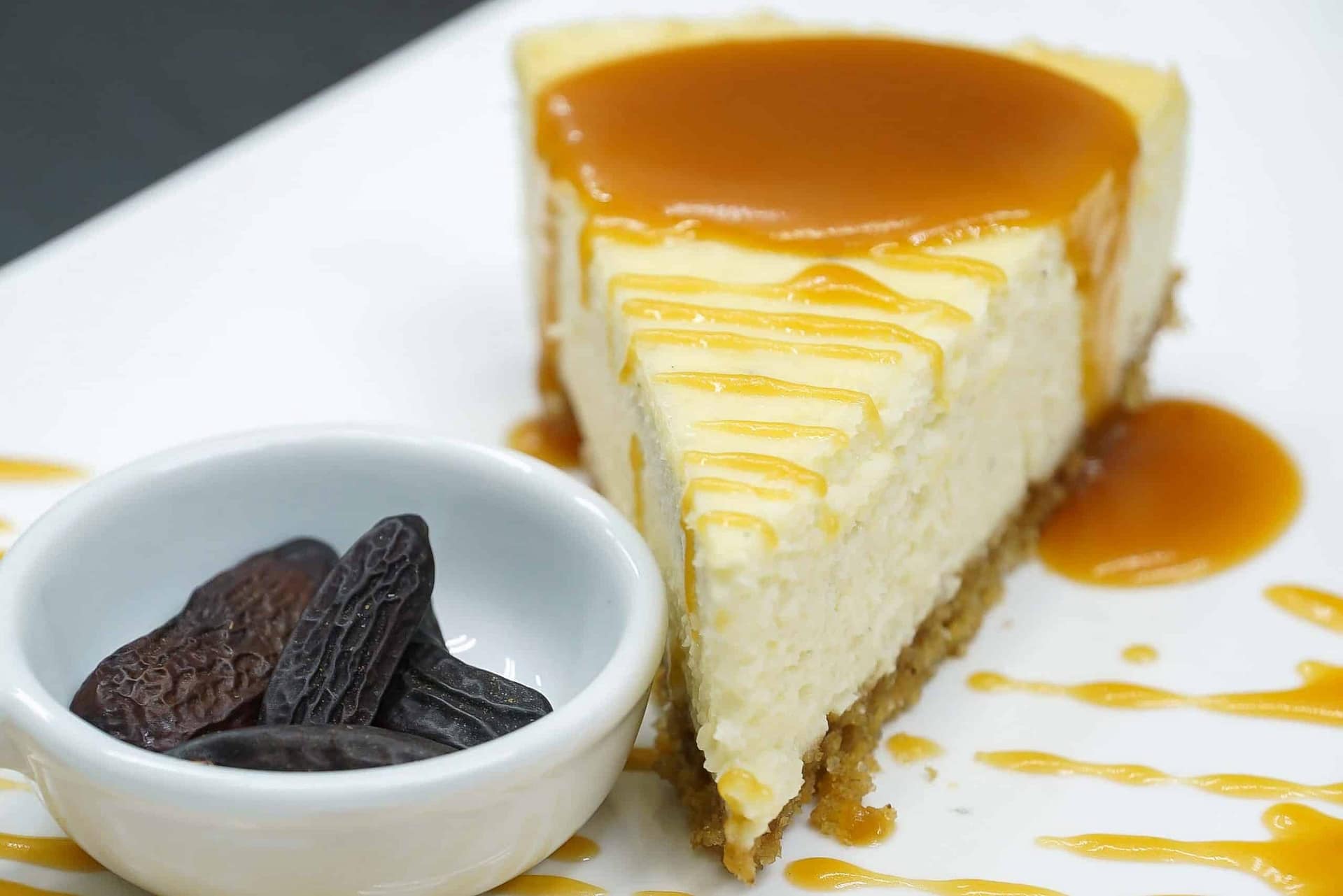 Tonkabean Cheesecake via @eatahfood