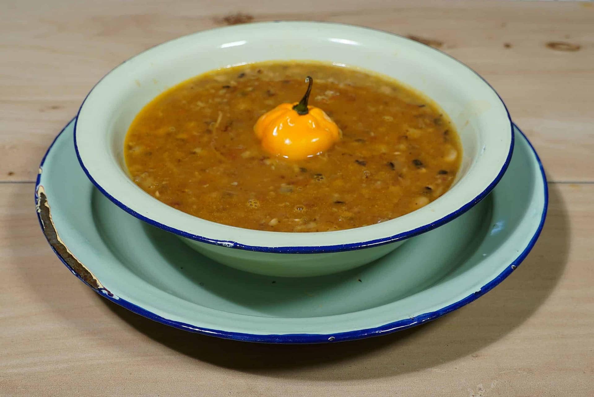Leftover Ham & Black Eyed Peas Soup via @eatahfood