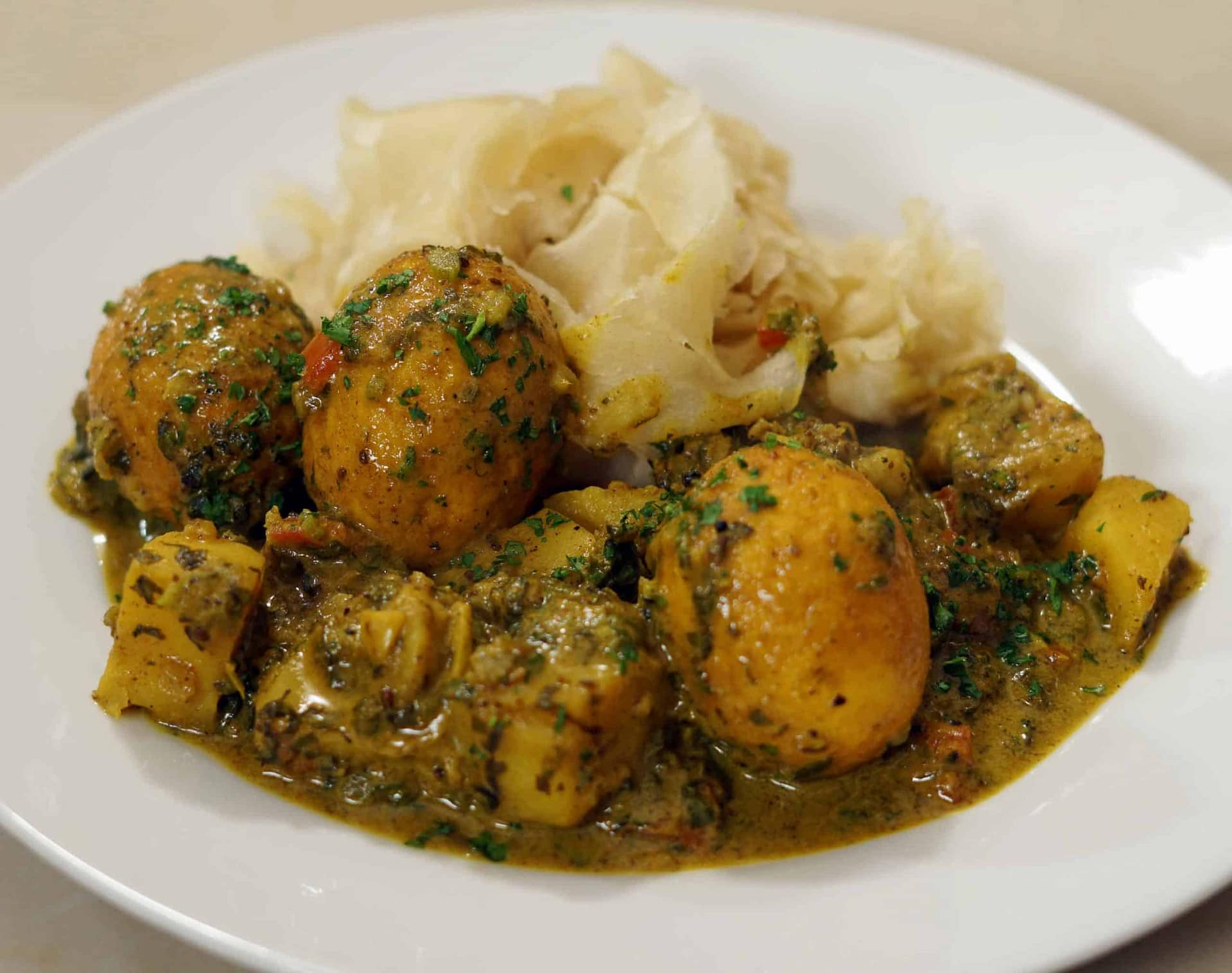 Curried Eggs & Aloo (Potato) via @eatahfood