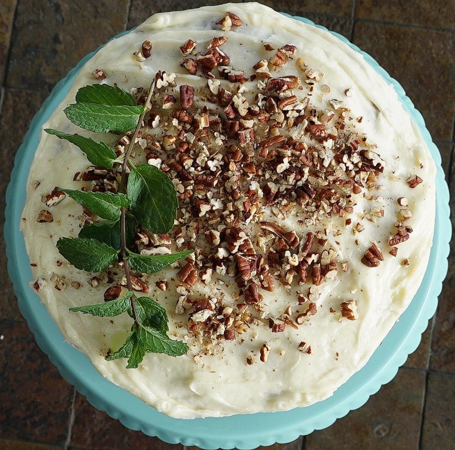 Carrot Cake with Cream Cheese Frosting via @eatahfood